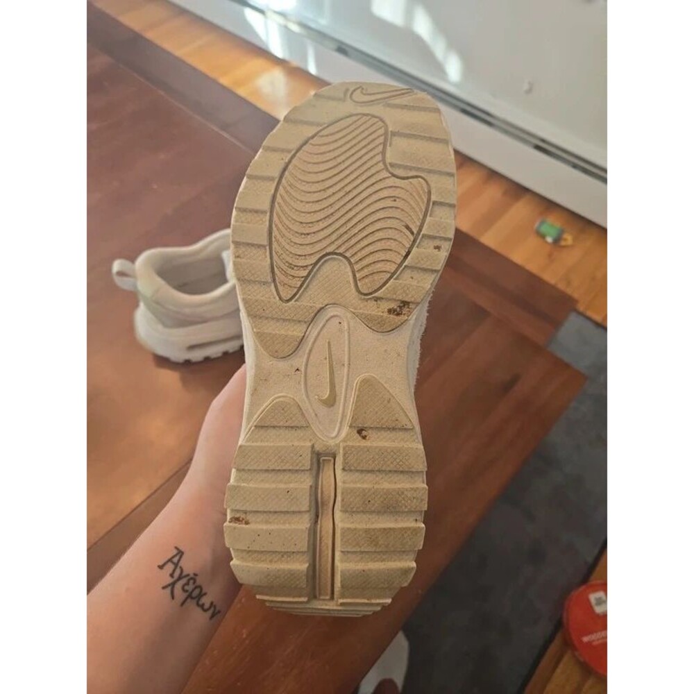 Sneakers - Picture 5 of 5